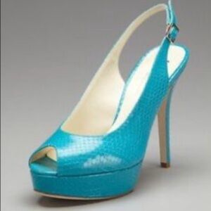 NWT Bettye Muller Cancun python printed turquoise size 39